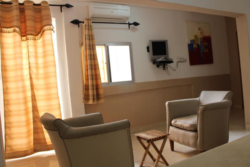 Pelican Residence Fajara Δωμάτιο φωτογραφία